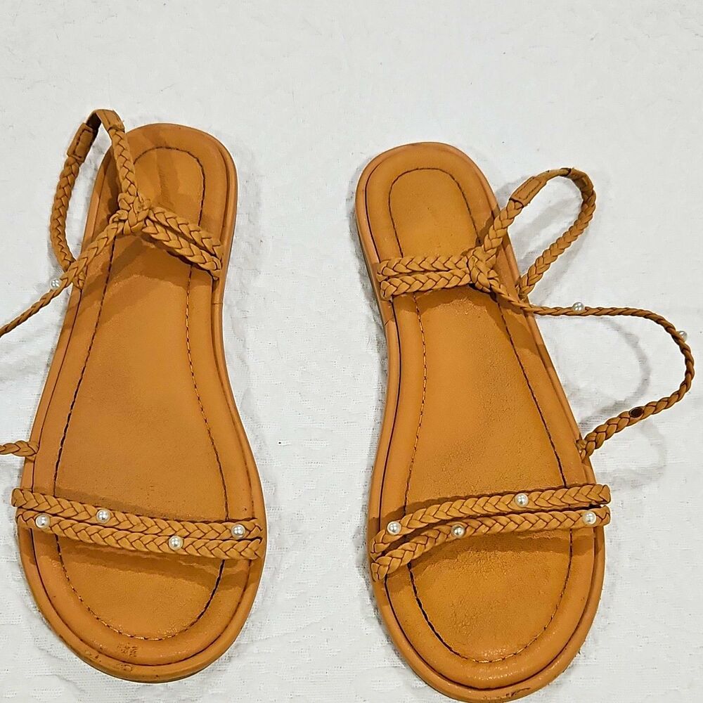 Universal Thread Women’s Tan Braided Pearl Strappy Flat Sandals
